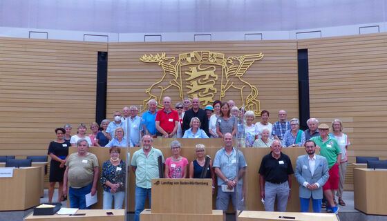 Die Besuchergruppe aus dem Wahlkreis (Bild: Assad Hussain)