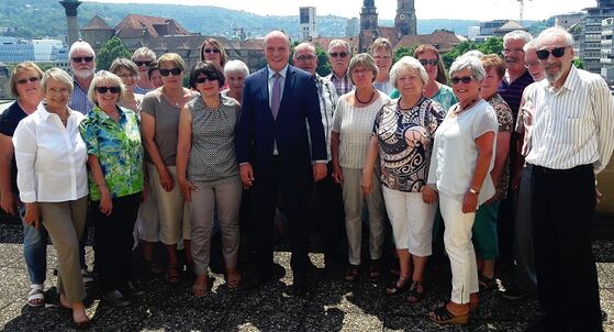 Über den Dächern Stuttgarts bei strahlender Sonne
