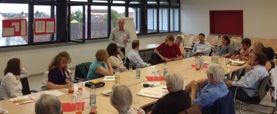 im Bürgerhaus Altlußheim: Daniel Born Landtagskandidat referiert zum Thema