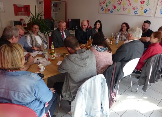 Pflegefachgespräch im Wahlkreisbüro von Daniel Born mit Praktikern aus dem Wahlkreis (Bild: Daniel Hamers)